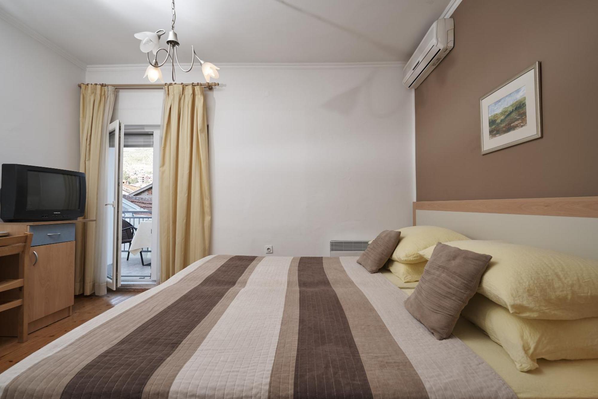 Hotel Pansion Rose Mostar Exterior foto