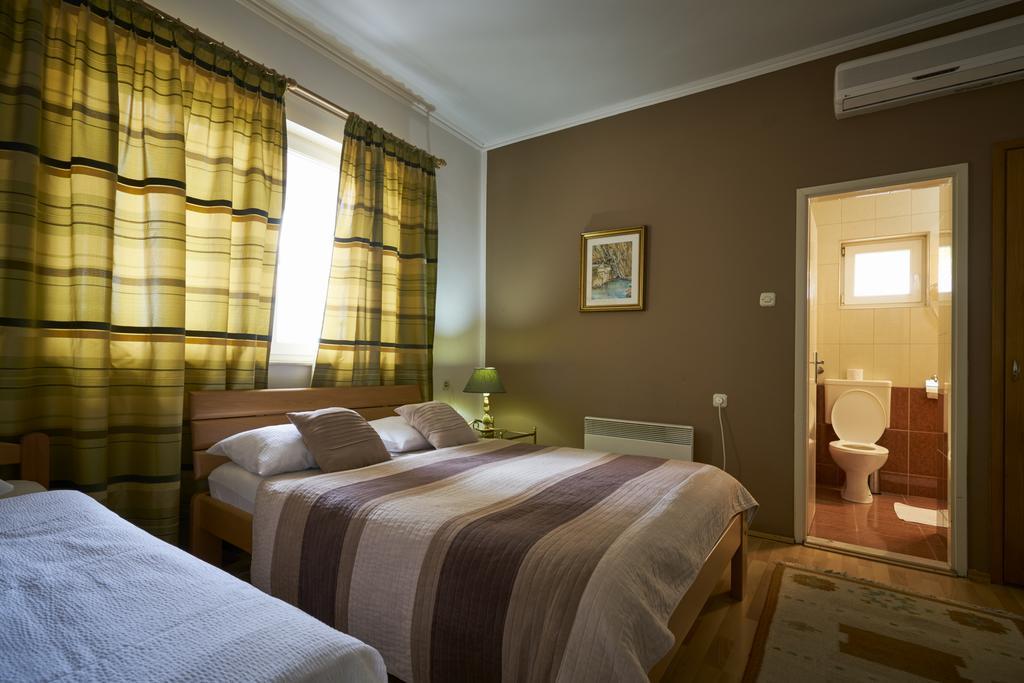 Hotel Pansion Rose Mostar Exterior foto